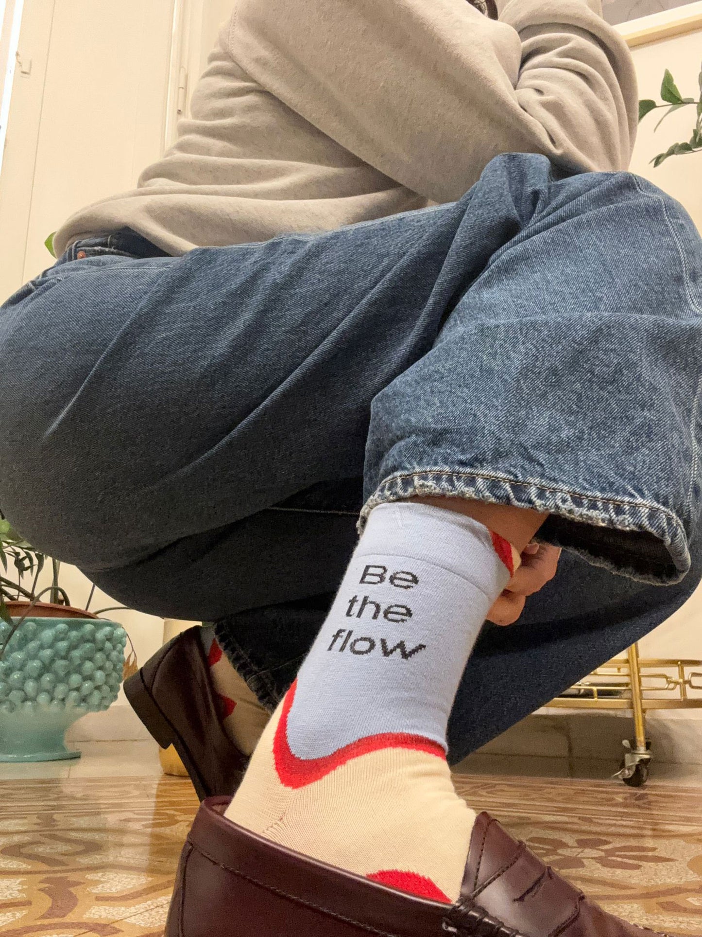 Calzini X Edit da donna di Arturo Stories indossati, realizzati per la Fiera del Design Editoriale e D’Autore 2025 di Napoli.