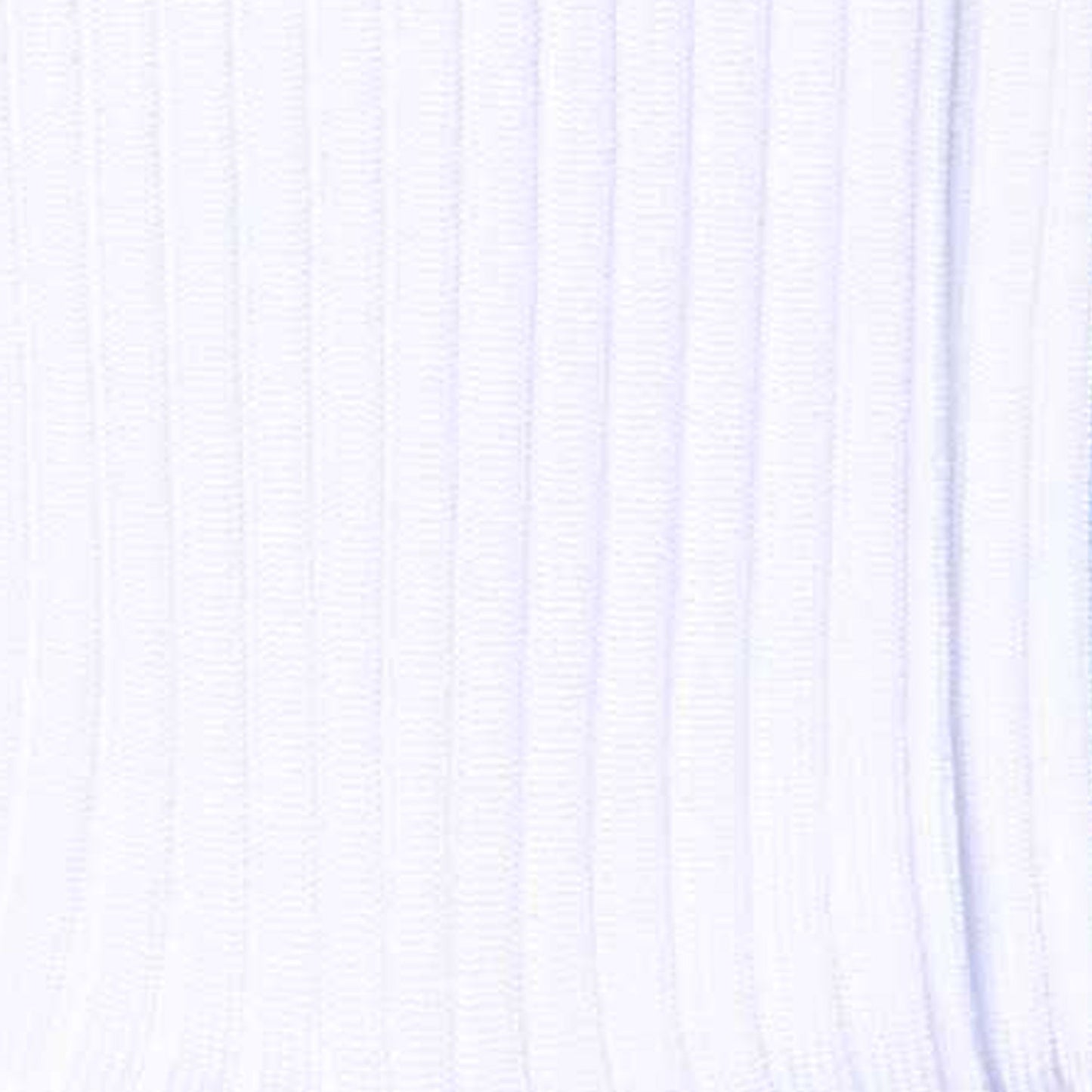 Dettaglio dei calzini bianchi da donna a costine in viscosa effetto seta di Arturo Stories.