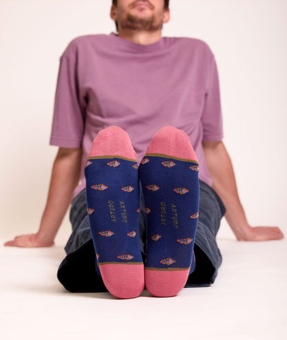 Calze da corsa lunghe blu da uomo di Arturo Stories. Con fantasia con macchine colorate.