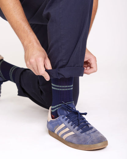 Calze a costine "costa a costa" blu e righe salvia, lunghe da uomo di Arturo Stories.