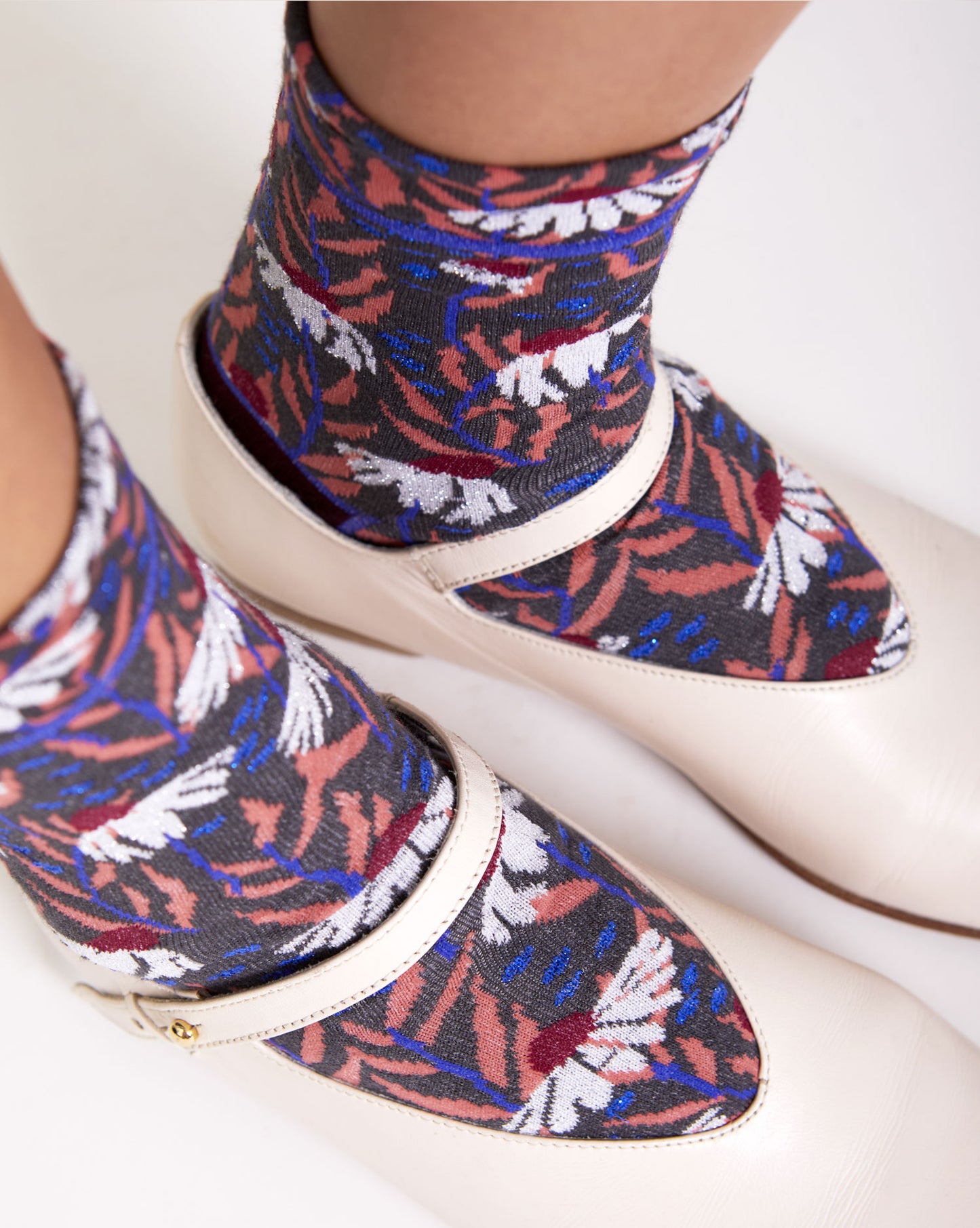 Calze con margherite antracite lurex da donna di Arturo Stories.