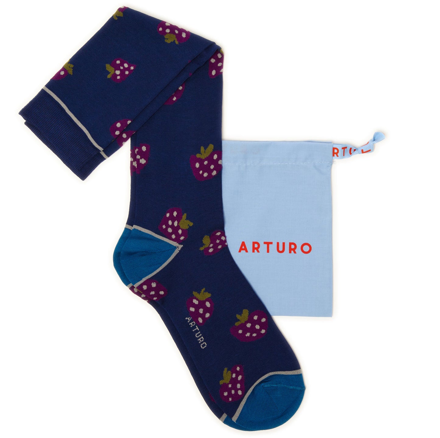 Calzini con fantasia gusto fragola blu da uomo di Arturo Stories. In filo di scozia, con fragole viola.