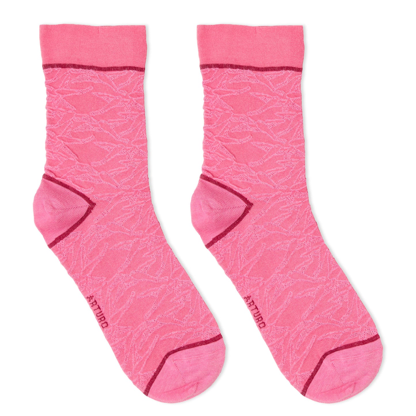 Calzini "In volo" ricamati con uccellini rosa da donna di Arturo Stories.