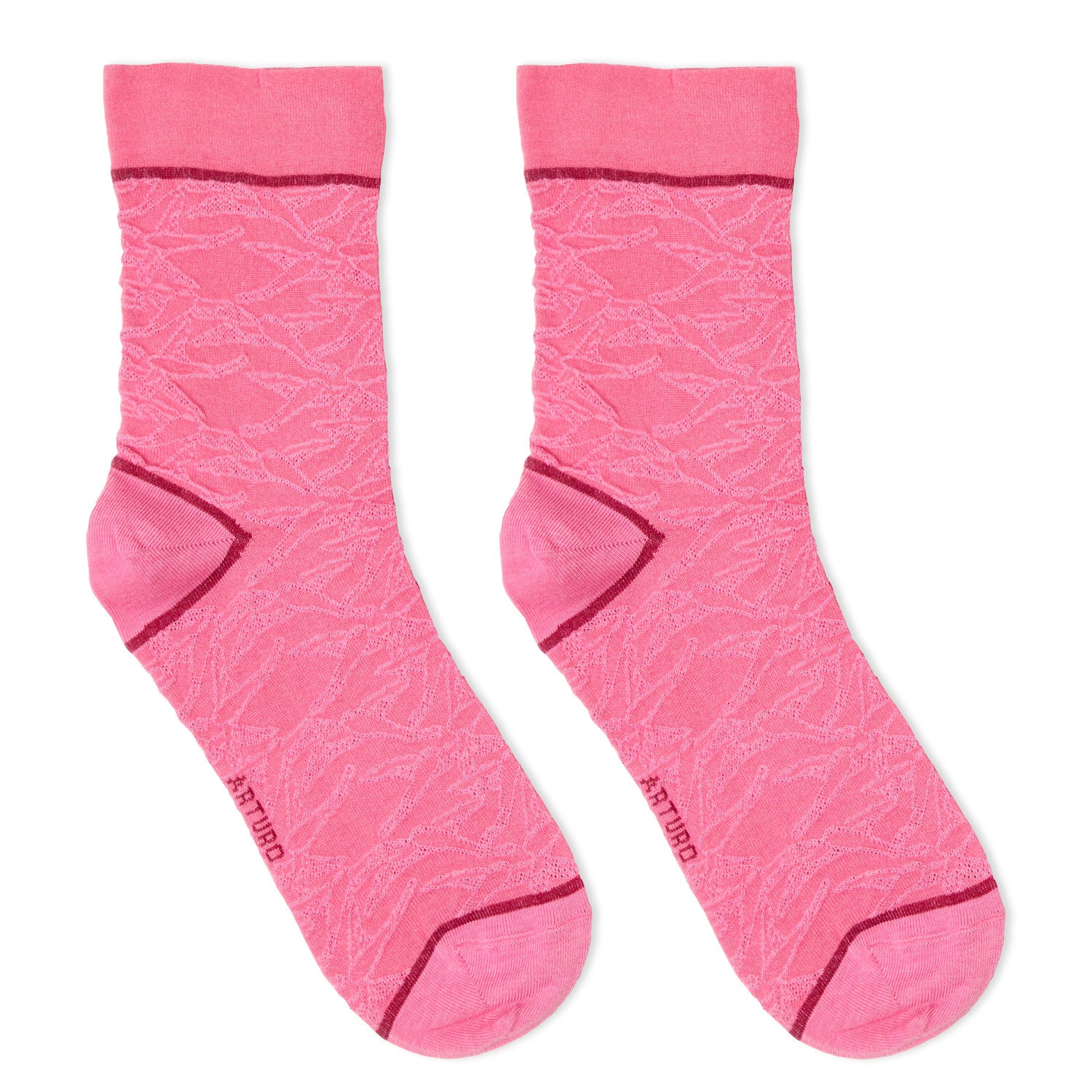 Calzini "In volo" ricamati con uccellini rosa da donna di Arturo Stories.