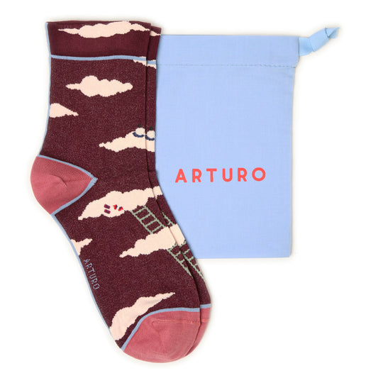 Calzini con fantasia nuvole bordeaux da donna di Arturo Stories.