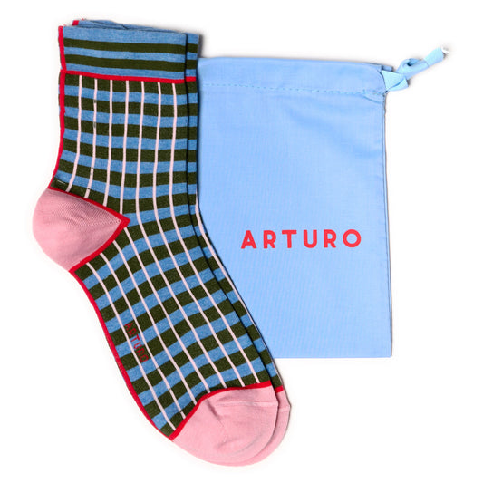 Calzini corti a righe orizzontali celesti e oliva da donna di Arturo Stories.