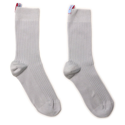 Calzini a costine da donna grigio perla di Arturo Stories.