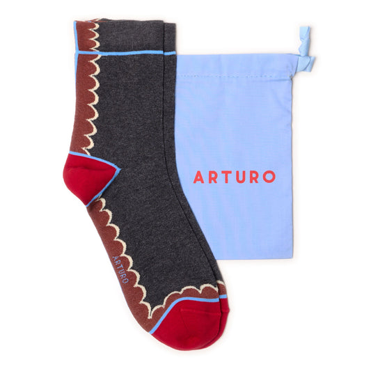 Calzini smerlati antracite da donna di Arturo Stories. 