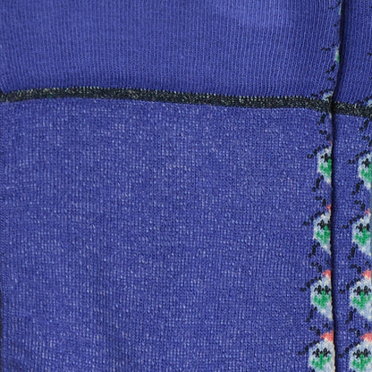 Dettaglio dei calzini con fantasia a coccinelle da donna di Arturo Stories. 