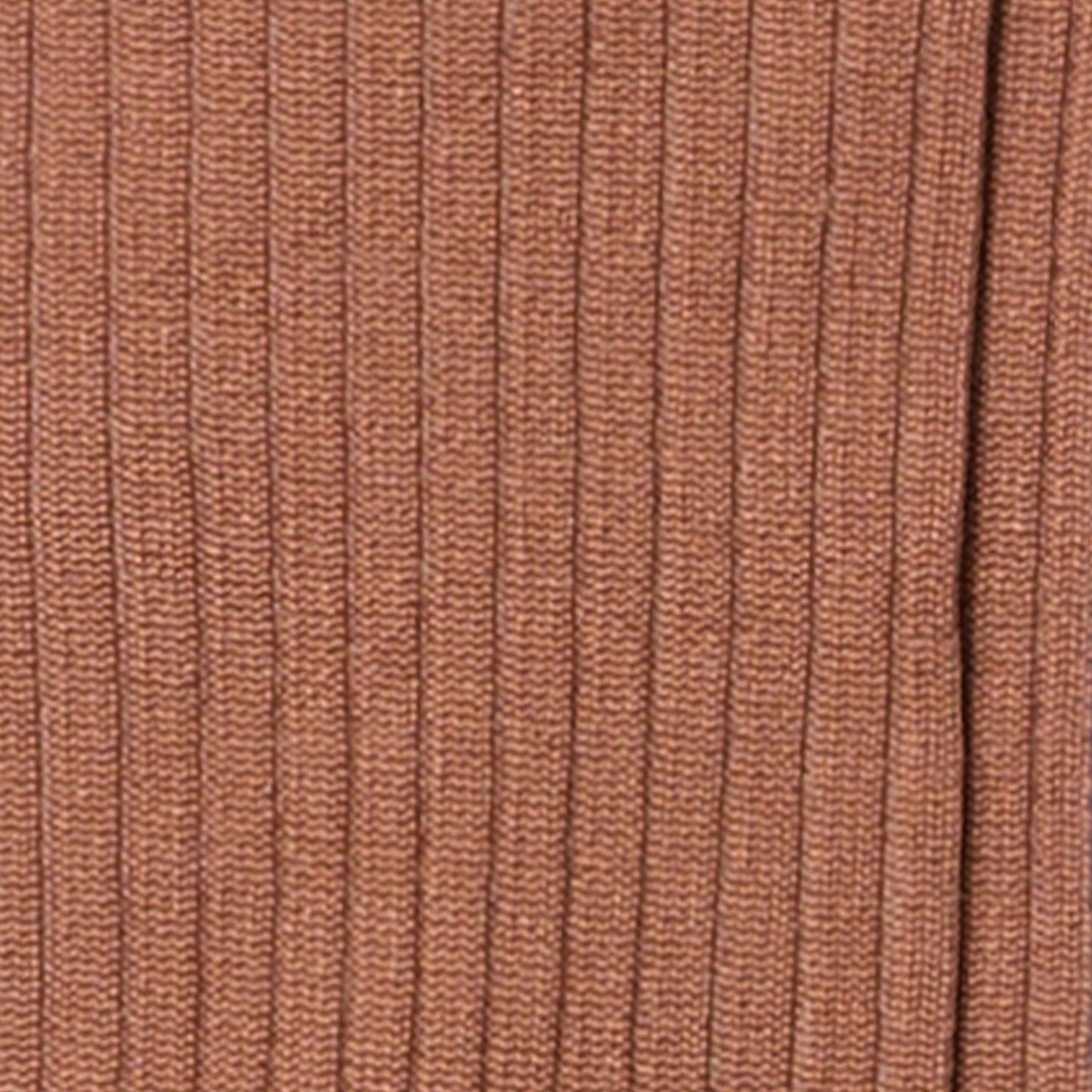 Dettaglio delle calze a costine da donna color nocciola di Arturo Stories.