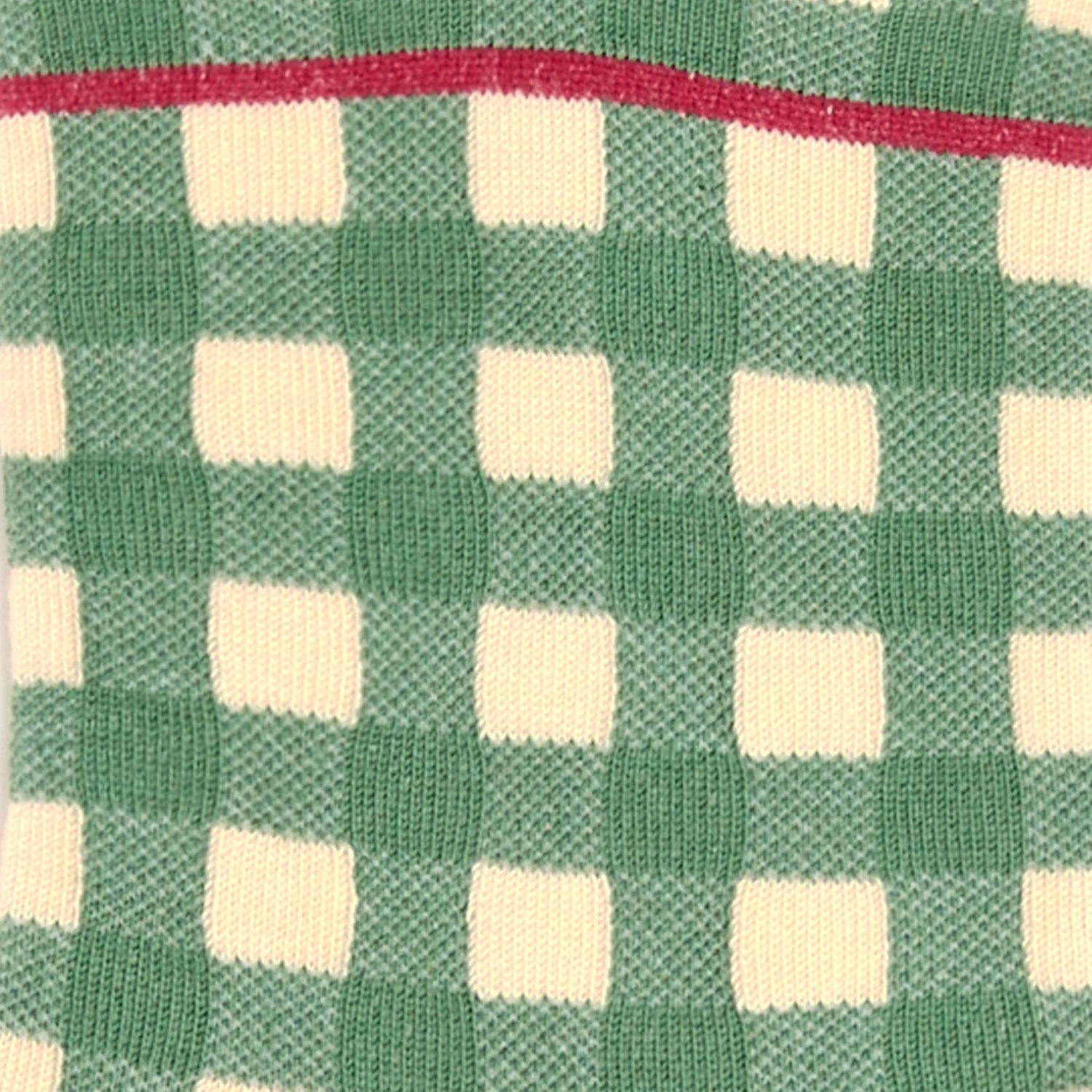 Dettaglio dei calzini a quadretti Vichy da donna di Arturo Stories crema e verde.